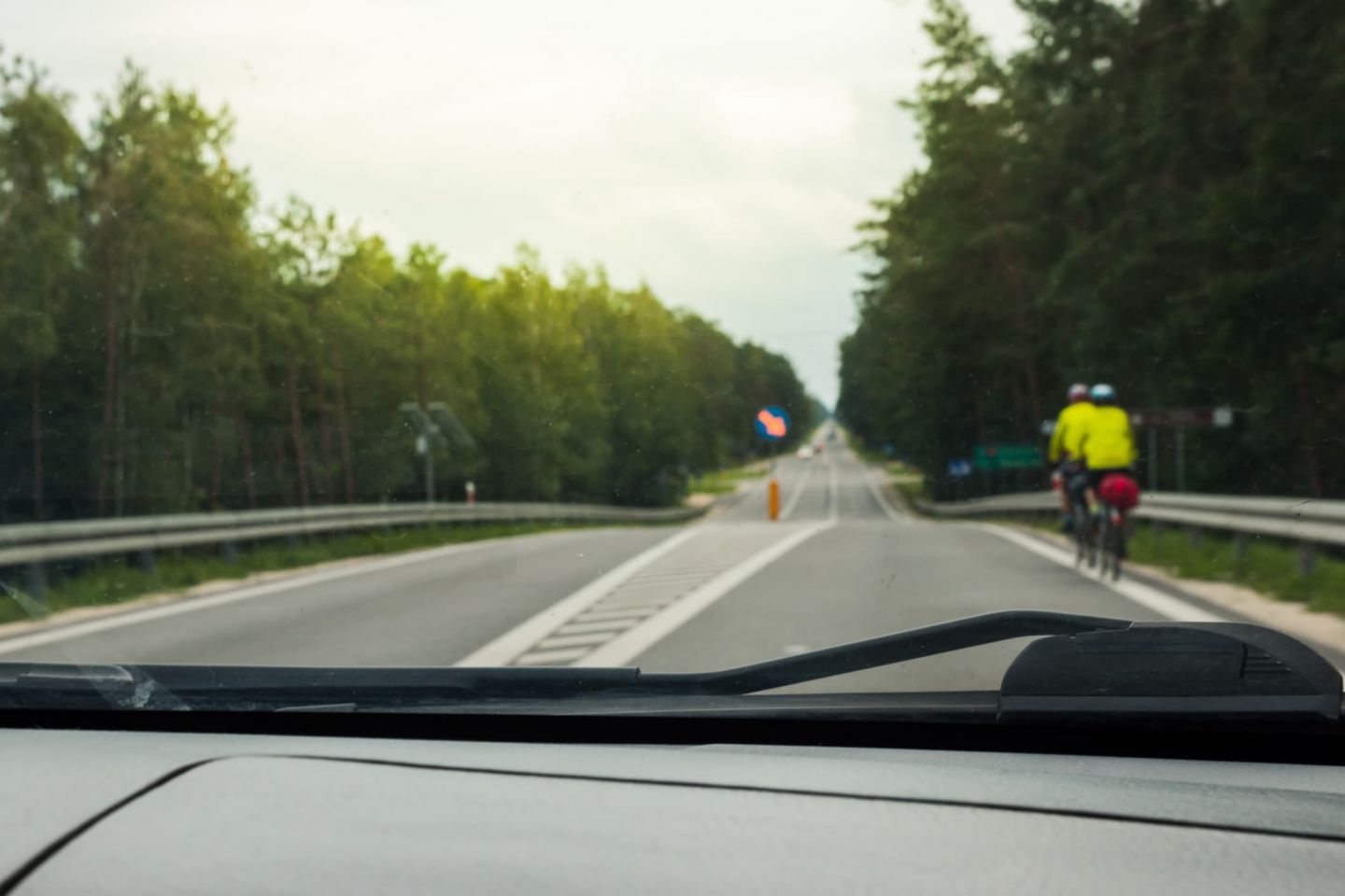 Dürfen Radfahrer auf dem Gehweg fahren? Regeln fürs Radeln - wob ...