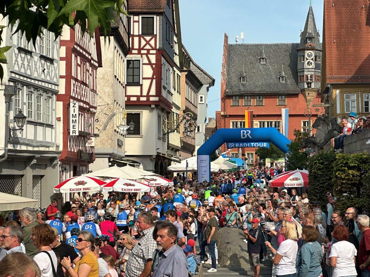 Ochsenfurt feiert die BR Radltour mit Herz und Leidenschaft