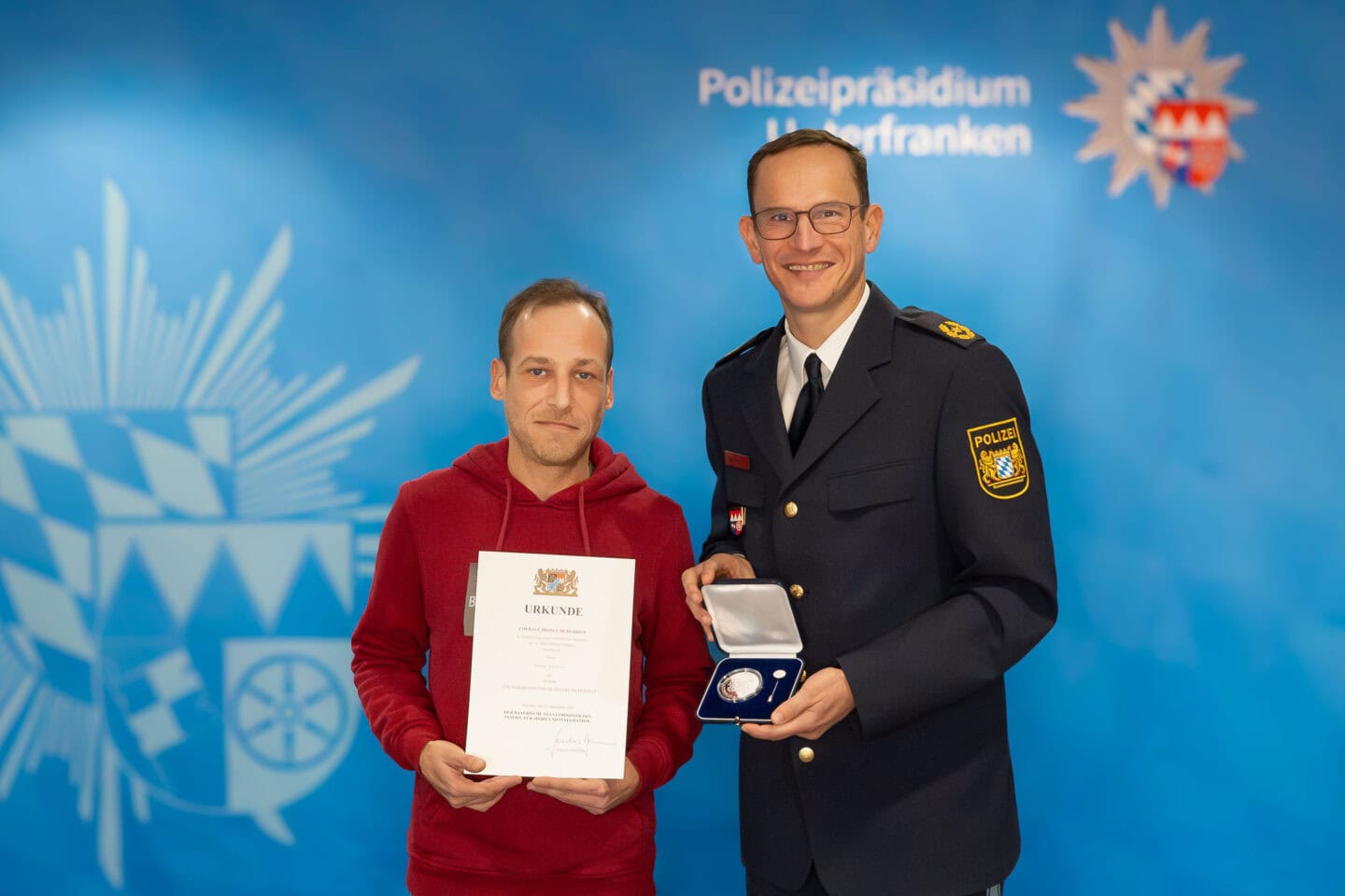 Würzburger rettet einen Mann vor drei brutalen Schlägern