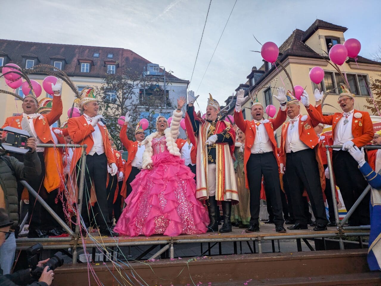 Faschingsprinzenpaar: Prinzessin Stephanie I. und Prinz Alex I. vom glitzernden Zahn