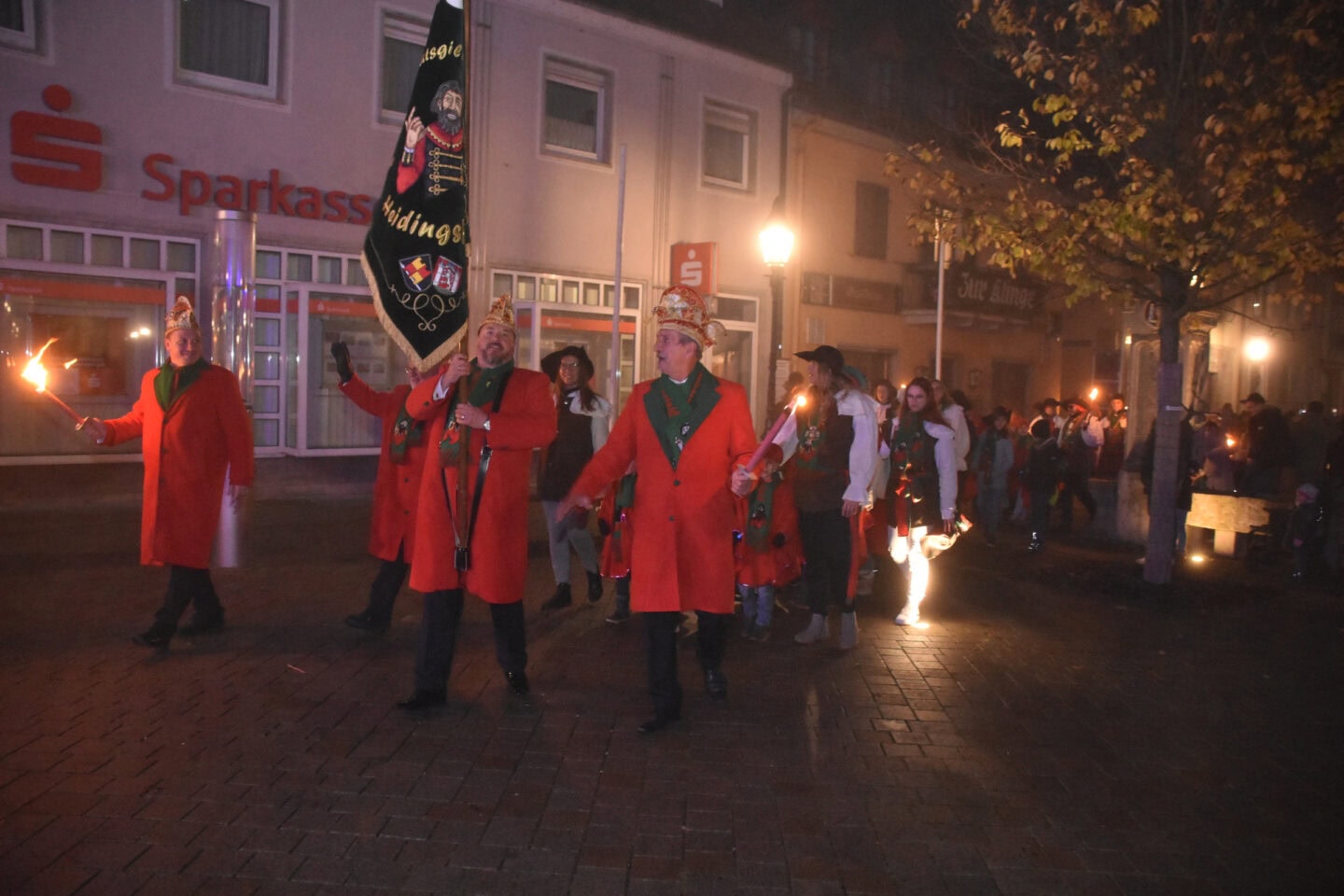 Hätzfelder Narrenwecken läutet die 5. Jahreszeit ein