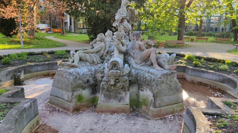 juliusspital-denkmalschutz-brunnen