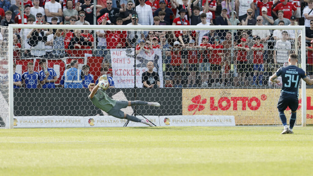 Fußball-Bayerischer-Toto-Pokal-Finale-Würzburger-Kickers